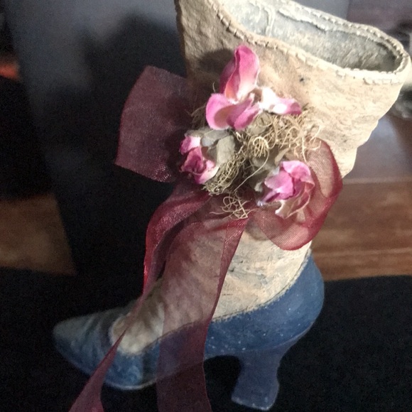 Mini old fashioned high heel shoe/ boot - Picture 2 of 5